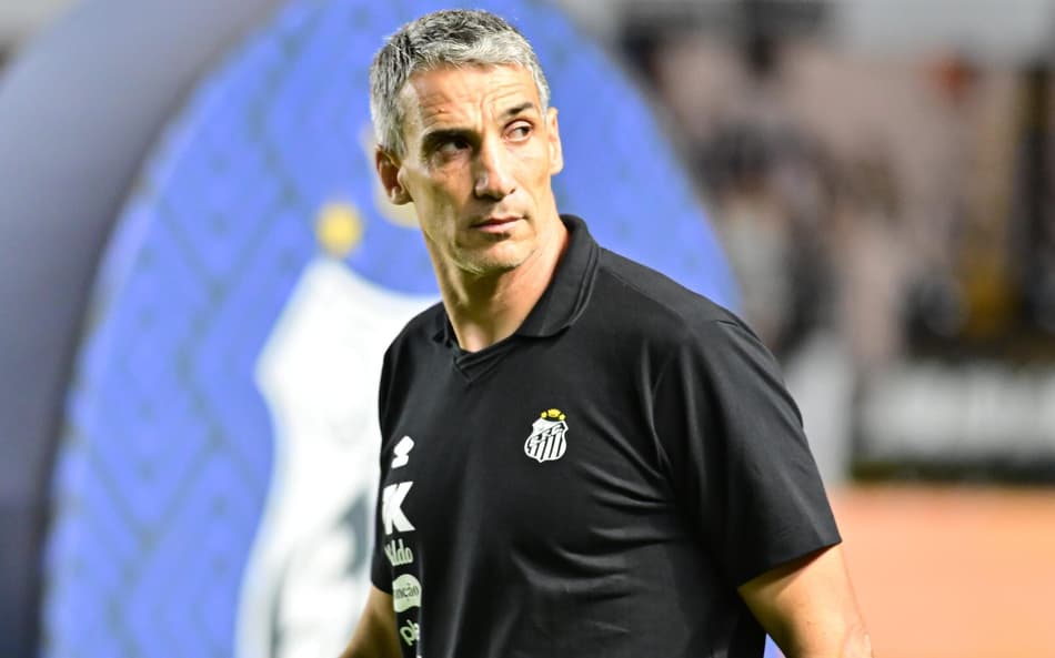 Vojvoda tem apenas três vitórias no comando do Santos. (Foto: : Jota Erre/ Agif/Gazeta Press)