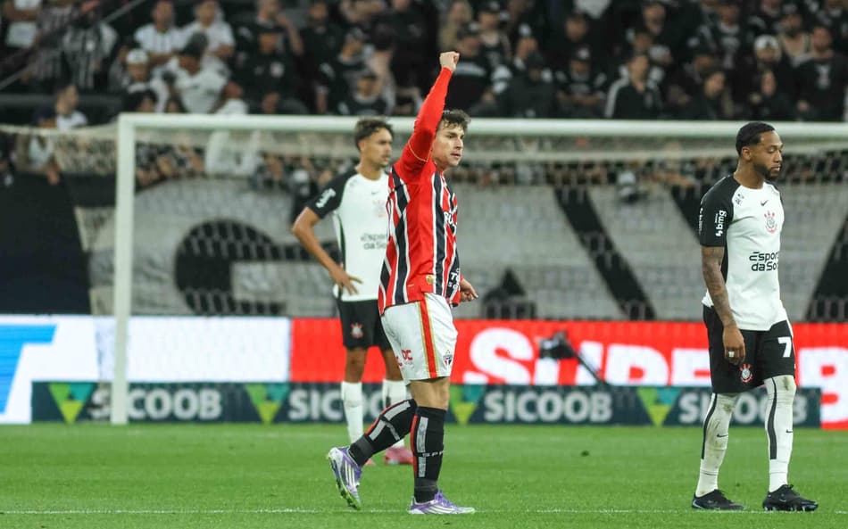 Tapia lamentou derrota para o Corinthians (Foto: Jefferson Aguiar/Pera Photo Press/Gazeta Press)