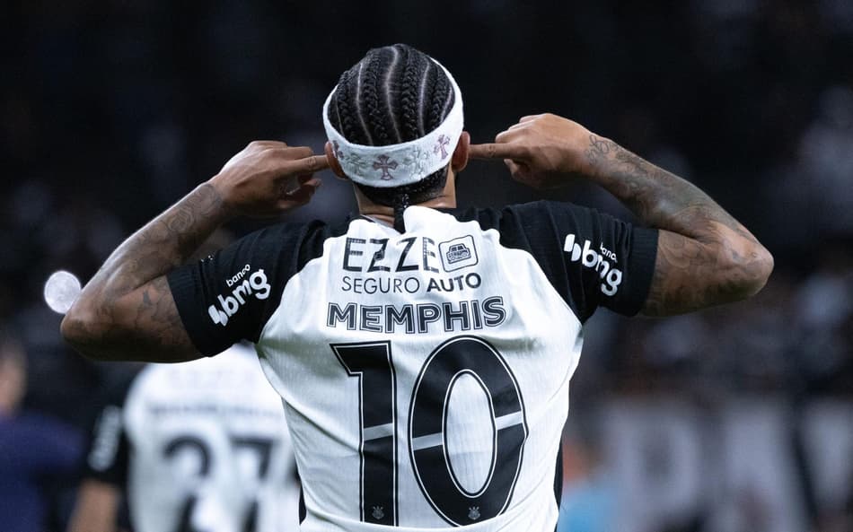 Memphis marcou gol do Corinthians contra o São Paulo