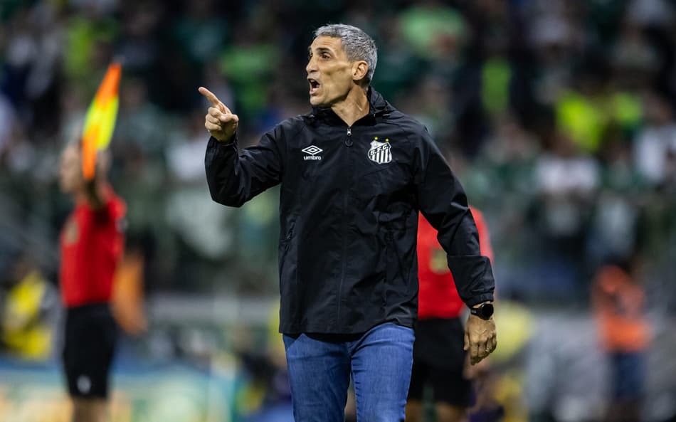 Com triunfo do Vitória diante do Sport, Santos volta ao Z4