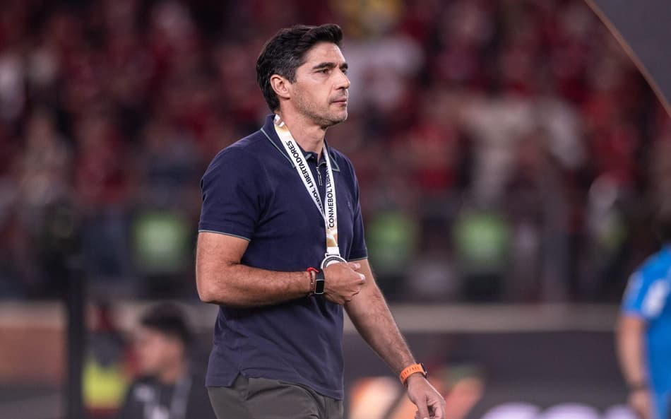 ANÁLISE: Palmeiras repete erros e vê Flamengo vencer a corrida por títulos