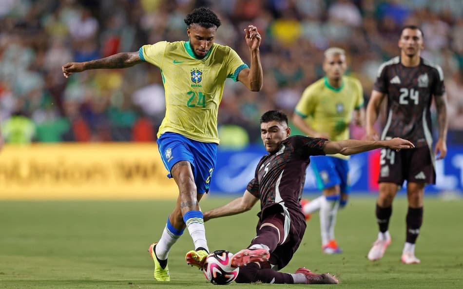 Manchester United mira meio-campista brasileiro para janeiro; veja