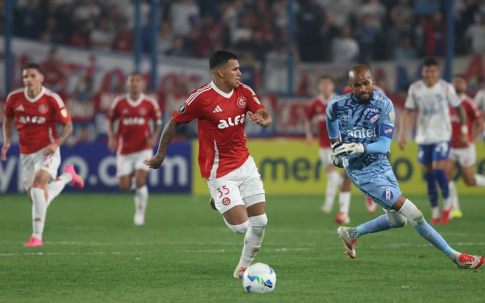 Braian Aguirre, lateral-direito do Internacional