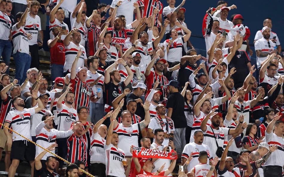 Primeira camisa do São Paulo; relembre o uniforme
