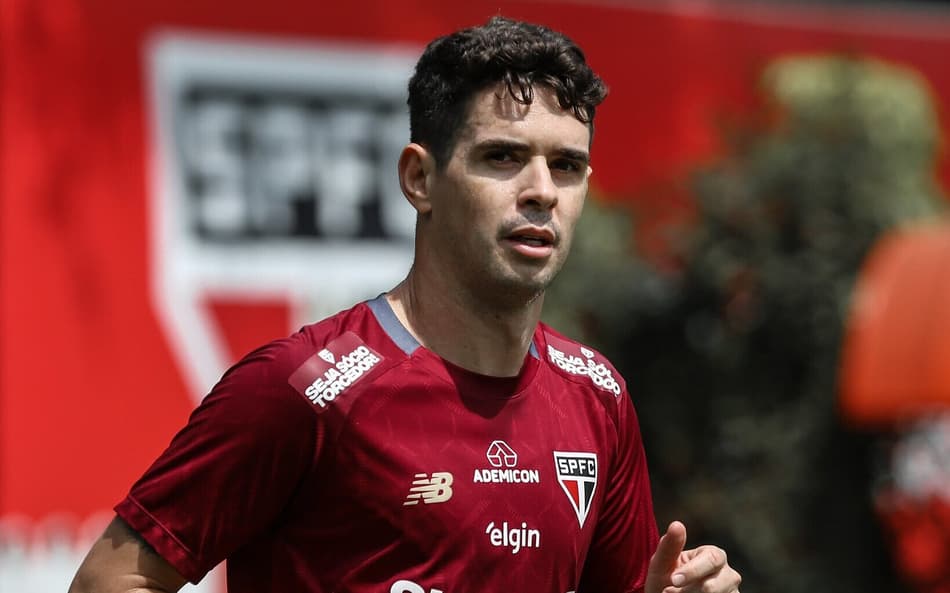 Oscar vem participando dos treinos no São Paulo (Foto: Erico Leonan / São Paulo FC)