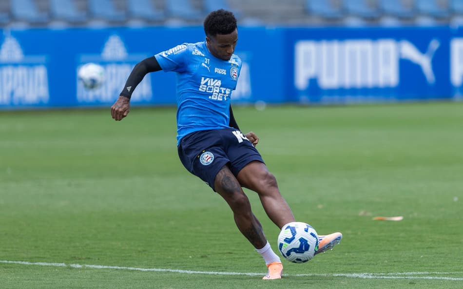 Kayky treina no CT Evaristo de Macedo (Foto: Rafael Rodrigues / EC Bahia)