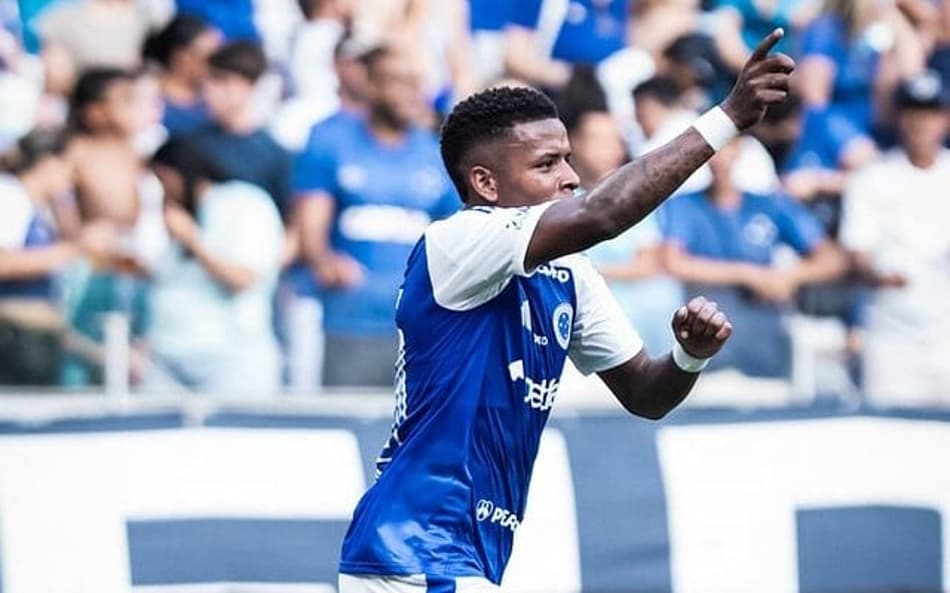 Equatoriano Arroyo comemora gol do Cruzeiro contra o Vitória (Foto: Gustavo Aleixo/Cruzeiro)
