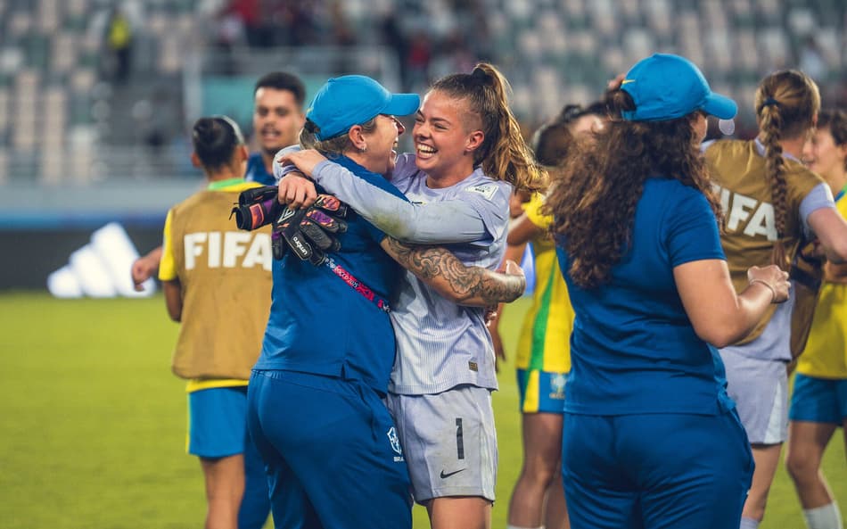 Web vai à loucura com goleira do Corinthians na Copa do Mundo sub-17: 'Insuperável'