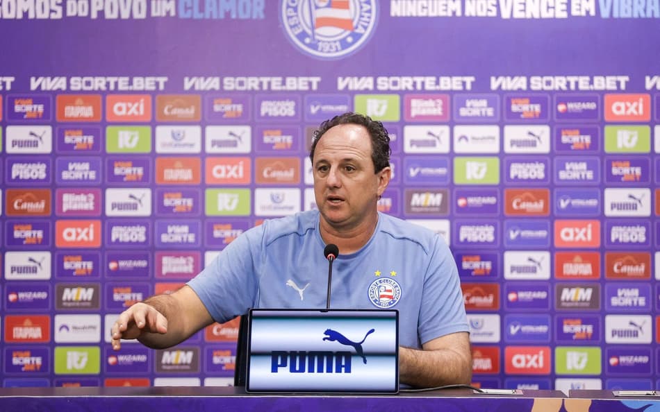 Rogério Ceni em entrevista coletiva depois de vitória sobre o Bragantino (Foto: Rafael Rodrigues / EC Bahia)