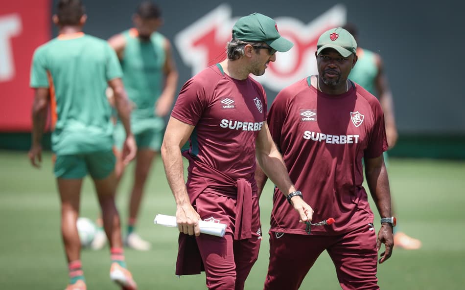 Zubeldía e Marcão em treino do Fluminense (Foto: Marcelo Gonçalves / Fluminense FC)