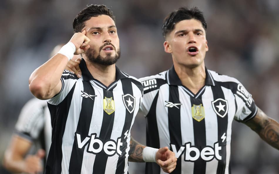 Comemoração de Alex Telles no gol do Botafogo contra o Vasco (Foto: Vítor Silva/Botafogo)