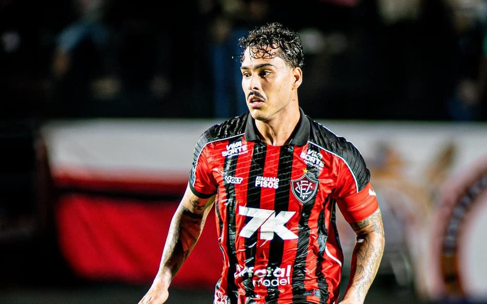 Lucas Halter em ação contra o Internacional, no Barradão (Foto: Victor Ferreira / EC Vitória)