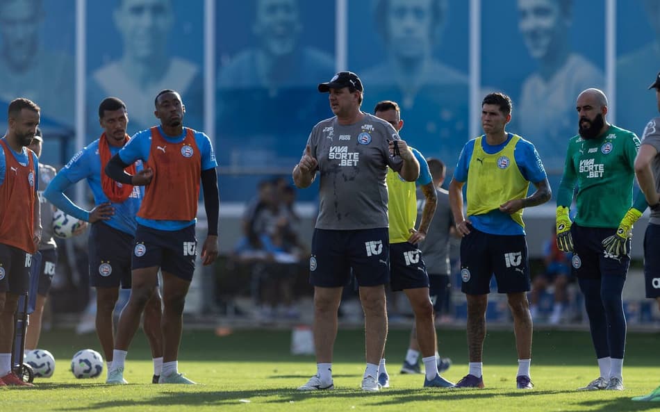 Rogério Ceni comanda treino do Bahia em Belo Horizonte (Foto: Rafael Rodrigues/EC Bahia)