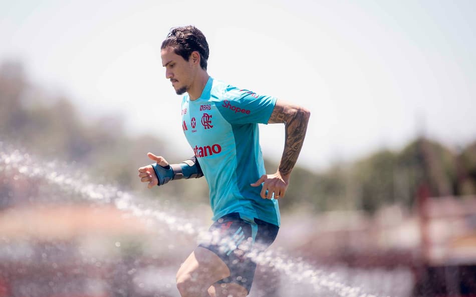 Pedro durante treino do Flamengo (Foto: Adriano Fontes/Flamengo)