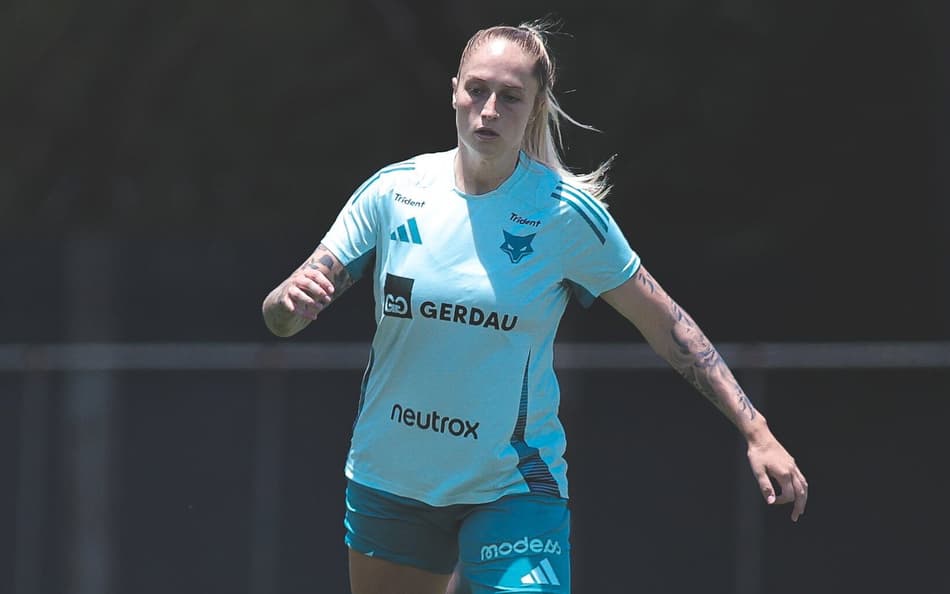 Isa Haas durante treino do Cruzeiro. (Foto: Gustavo Martins/ Cruzeiro)