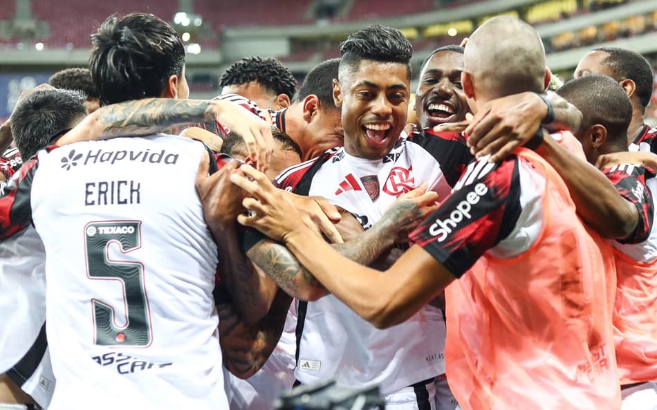 Jogadores do Flamengo comemorando gol contra o Sport (Foto: Gilvan de Souza/Flamengo)