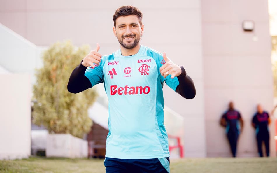 Arrascaeta durante treino do Flamengo (Foto: Gilvan de Souza/Lance!)