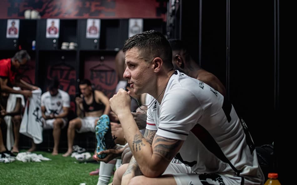 Kayzer aponta mundança no Vitória na reta final do Brasileirão: 'Criamos identidade'