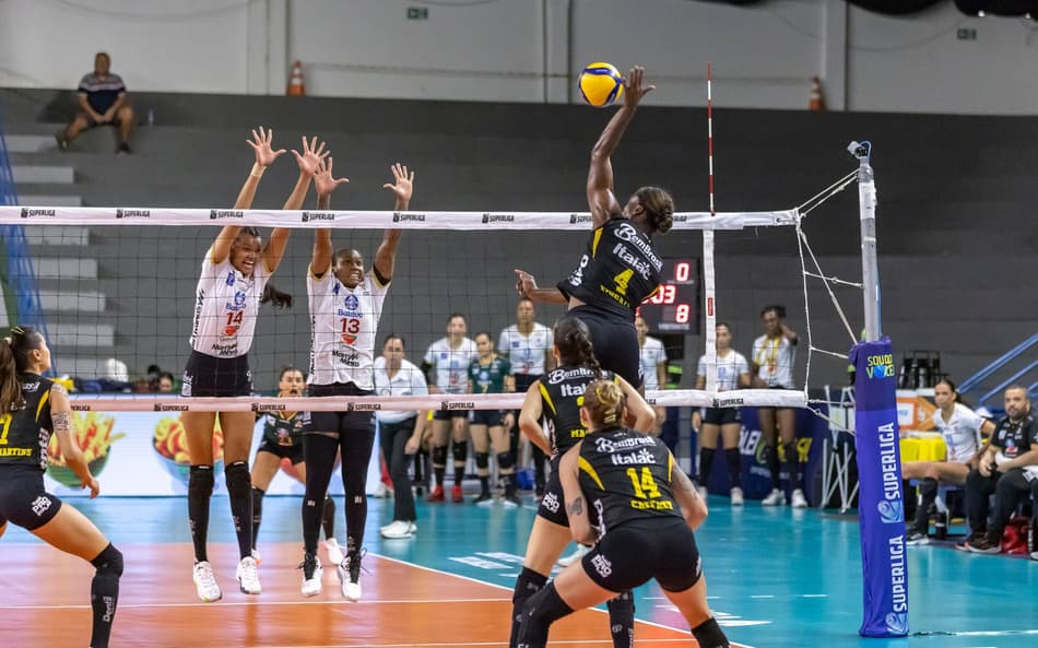 Praia Clube vence Mackenzie pela Superliga Feminina (Foto: Divulgação/ Praia Clube Uberlândia)