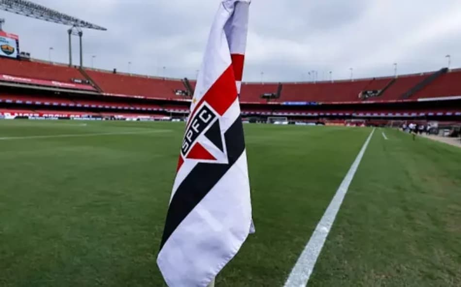 São Paulo escanteio