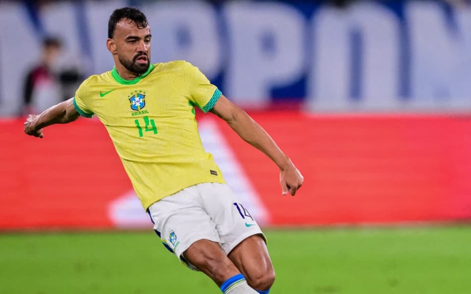 Zagueiro Fabrício Bruno entrega a bola para Minamino marcar na derrota da Seleção Brasileira para o Japão (Foto: Yuichi Yamazaki/AFP)