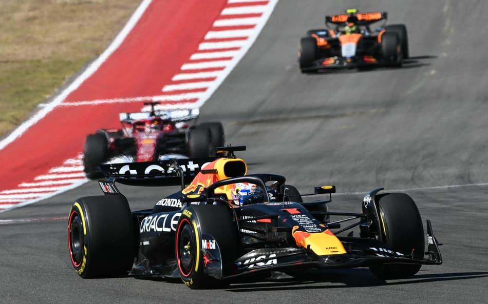 Max Verstappen durante a corrida do GP dos EUA de Fórmula 1 (Foto: Ronaldo Schemidt / AFP)
