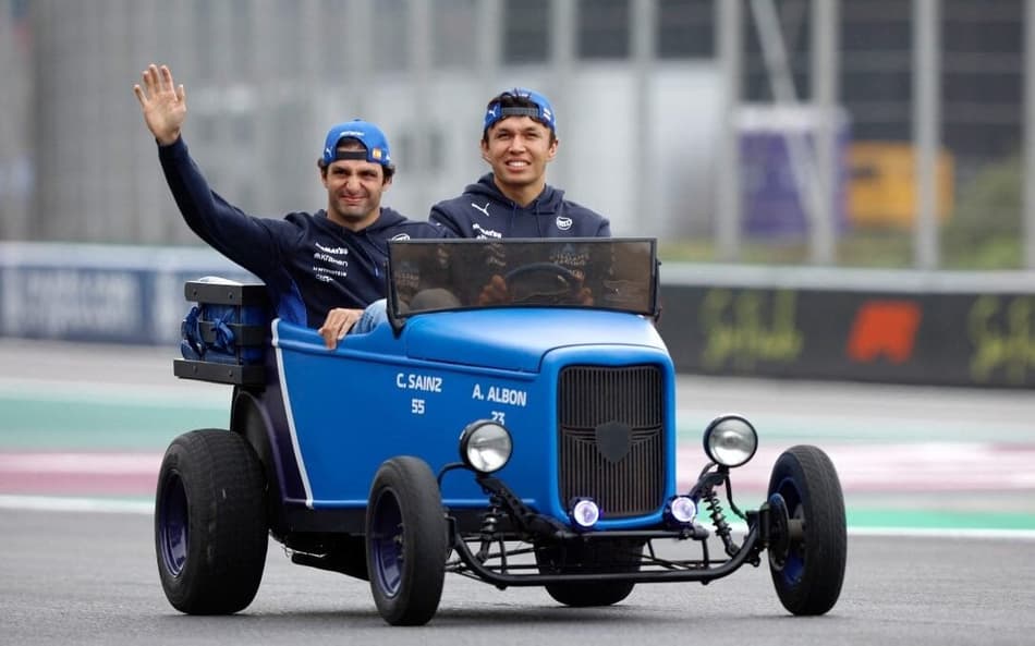 Carlos Sainz e Alexander Albon no GP do Brasil (Foto: Miguel Schincariol/ AFP)