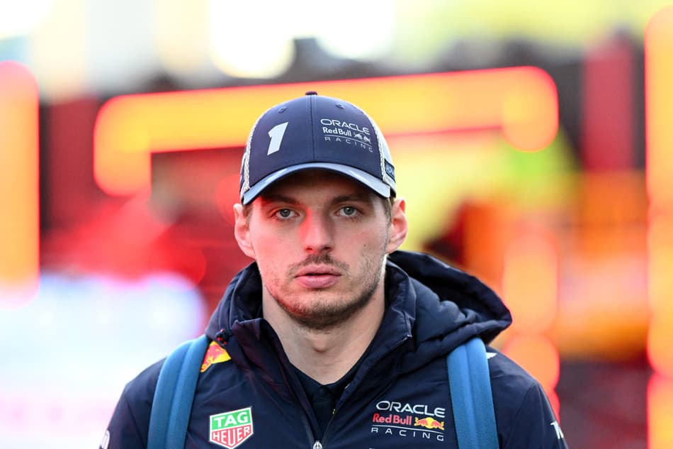 Max Verstappen chega ao GP de Las Vegas, nos EUA (Foto: Clive Mason/Getty Images/AFP)