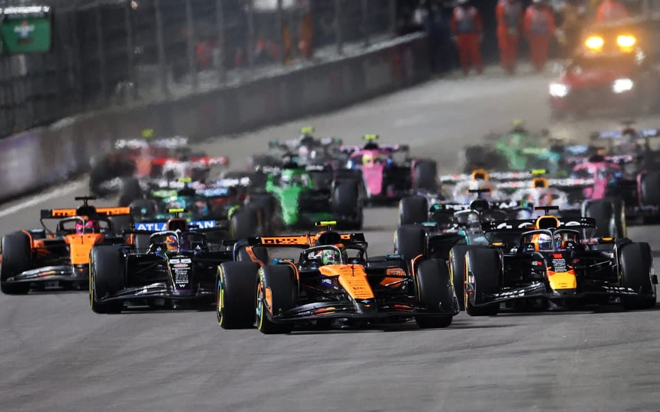 Largada do GP de Las Vegas de F1 (Foto: Patrick T. Fallon / AFP)