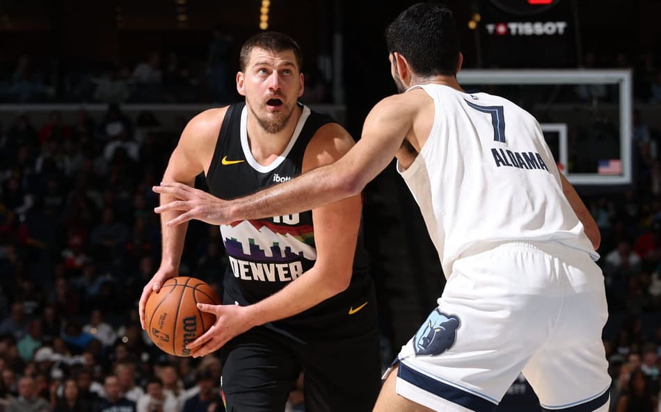 Jokic cala adversários; veja os destaques de segunda (24) na NBA