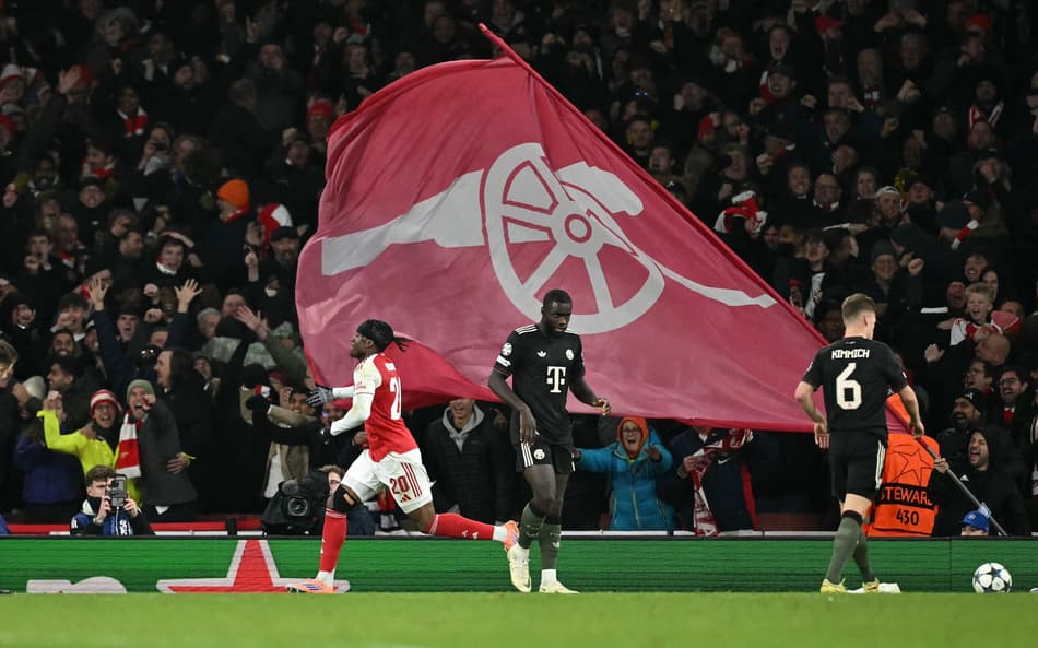 Kane passa em branco, Arsenal vence Bayern de Munique e assume liderança da Champions