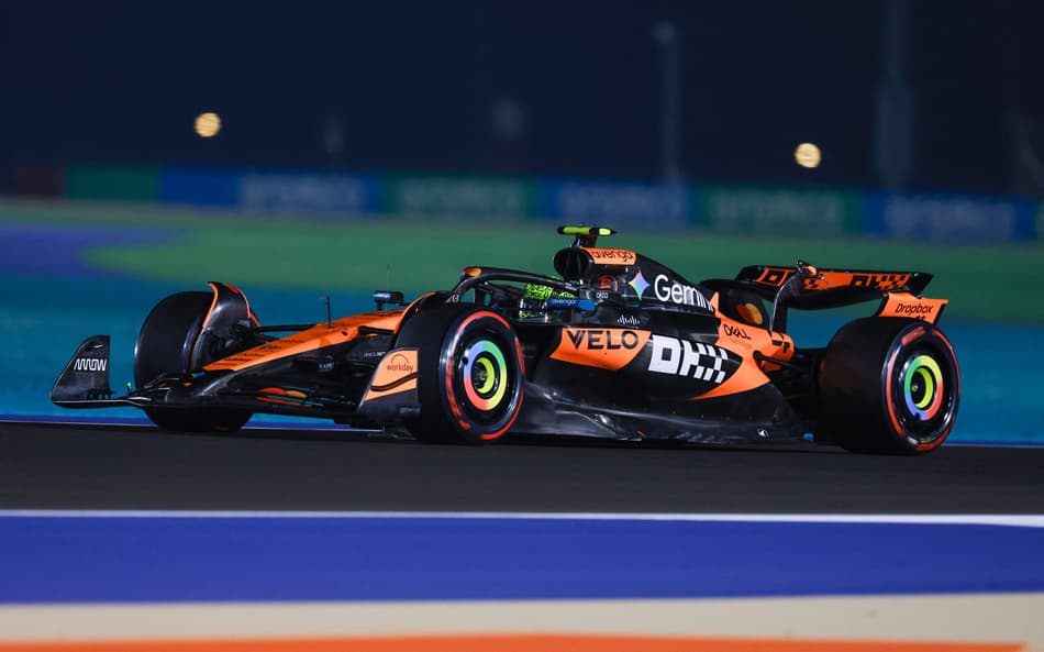 Lando Norris no GP do catar de F1 (Foto: Karim JAAFAR / AFP)