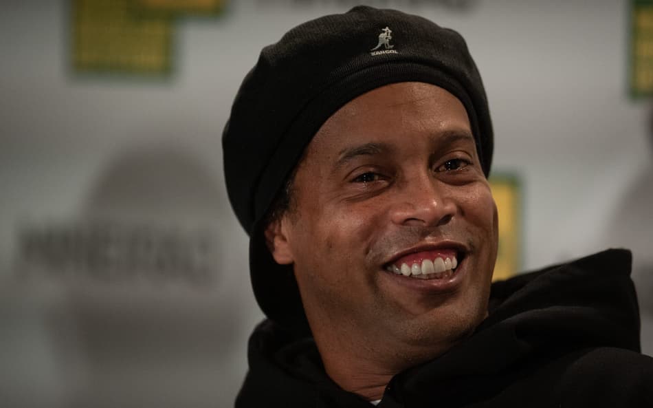 Ronaldinho Gaucho homenageado no Mineirao
