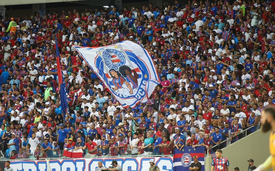 Torcida do Bahia lota a Arena Fonte Nova na final da Copa do Nordeste (Foto: Marcio Jose/AGIF)