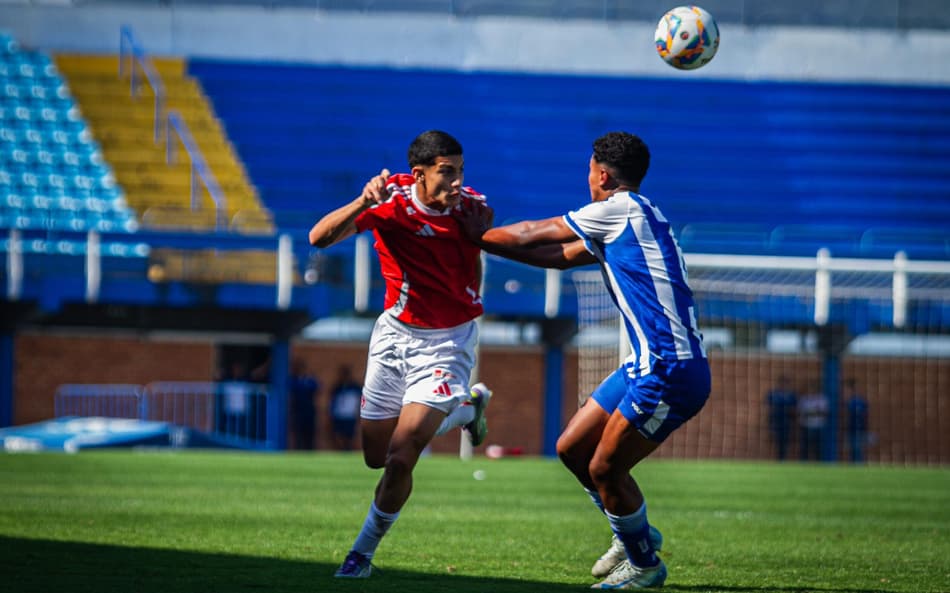 Alexandre Pablo, meia do sub-17 do Internacional