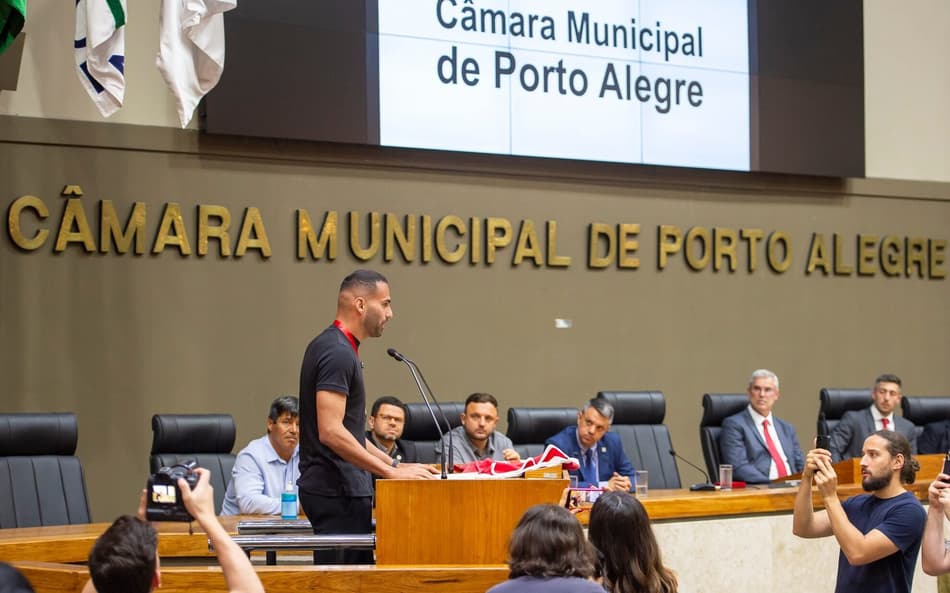 Thiago Maia recebe título de Cidadão de Porto Alegre