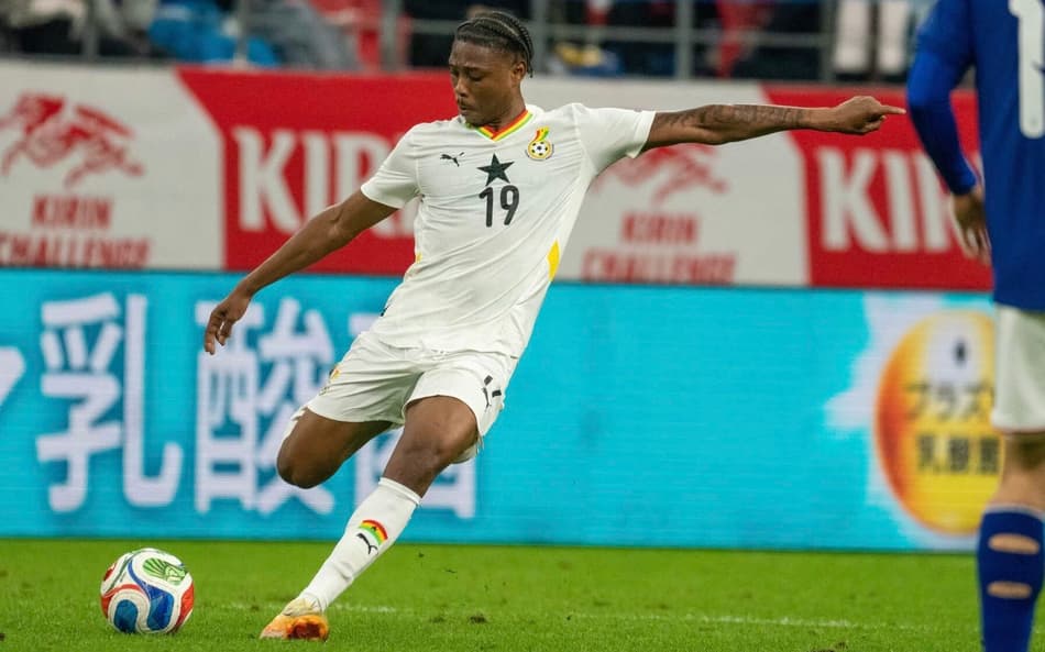 Abu Francis sofreu lesão em amistoso contra o Japão (Foto: Reprodução/X @GhanaBlackstars)