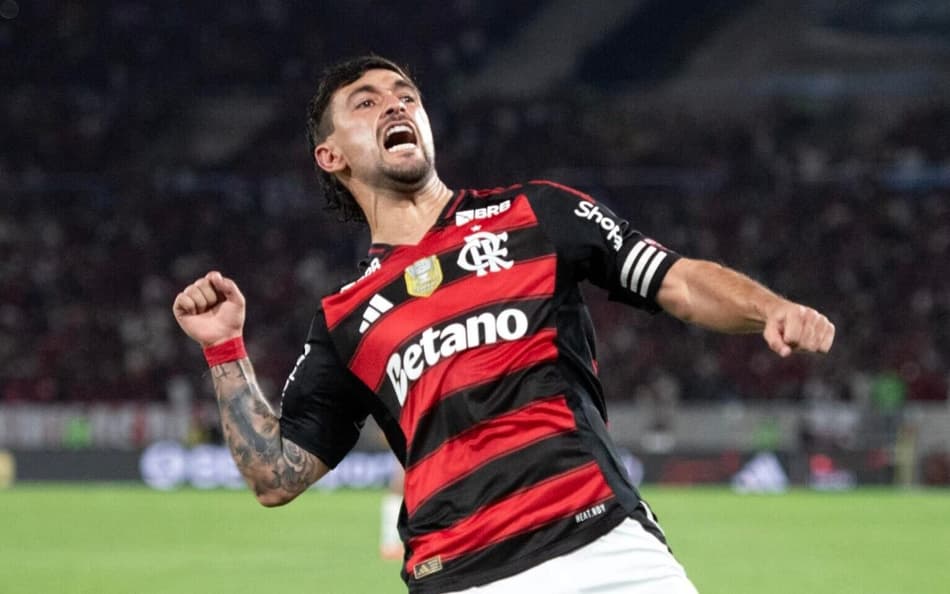 Arrascaeta comemora gol em Flamengo x RB Bragantino (Foto: Delmiro Junior/Photo Premium/Gazeta Press)
