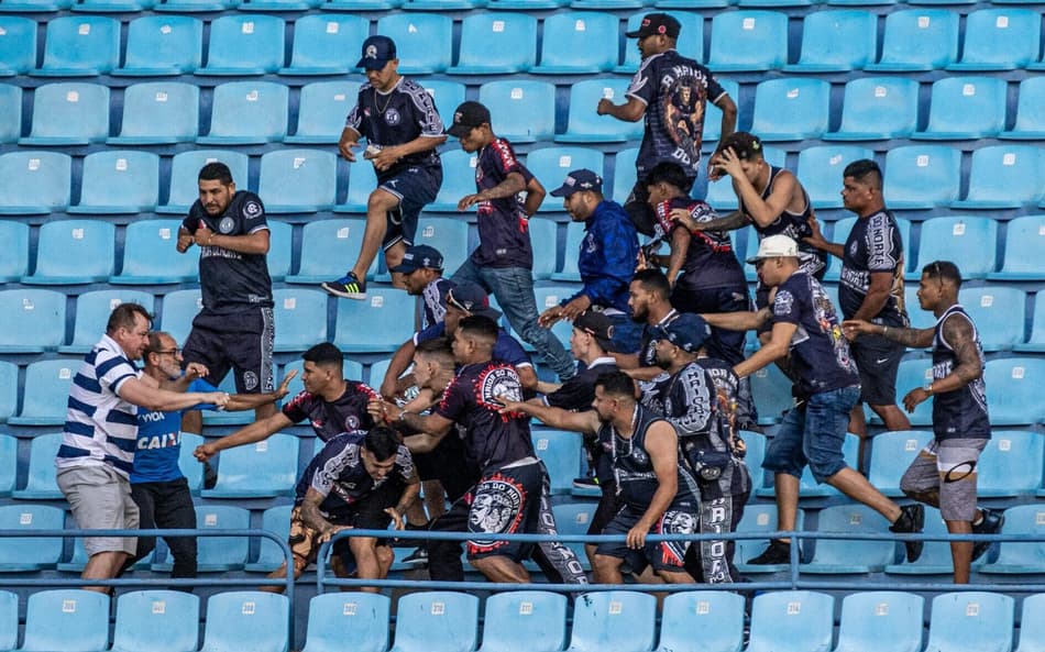 Série B: Avaí x Remo tem seis expulsões e briga generalizada