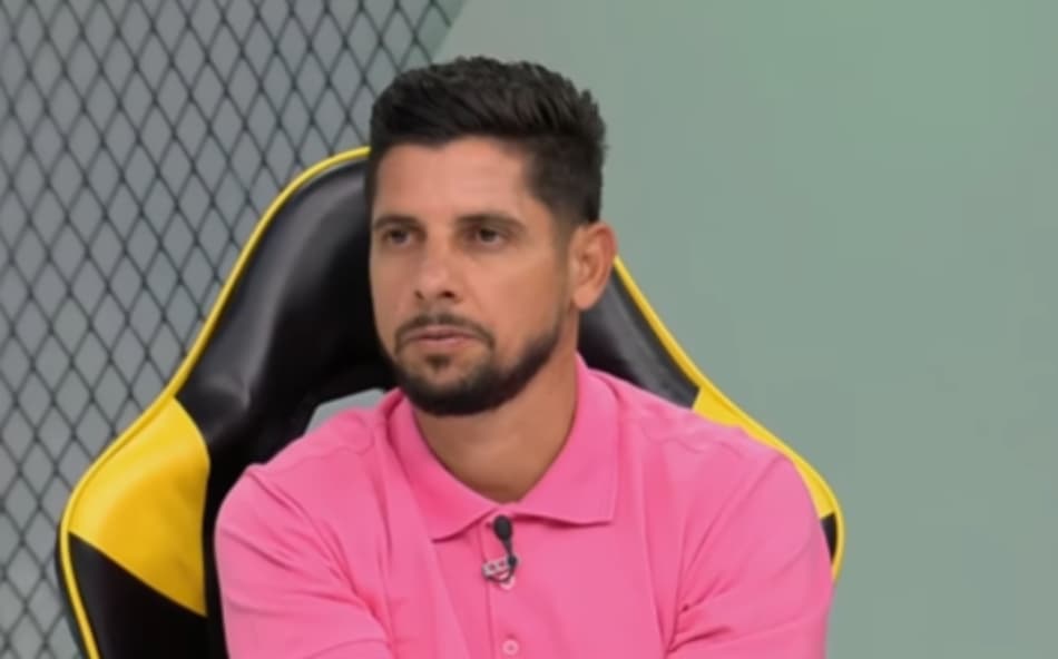 Cicinho palpitou sobre a final da Libertadores (Foto: Reprodução)