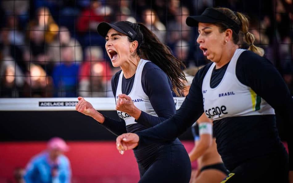 Carol e Rebecca no Mundial de Vôlei de Praia (Foto: Volleyball World)
