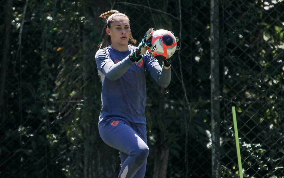 Preparador do Fluminense vê 'coroação do trabalho' com duas goleiras na Seleção