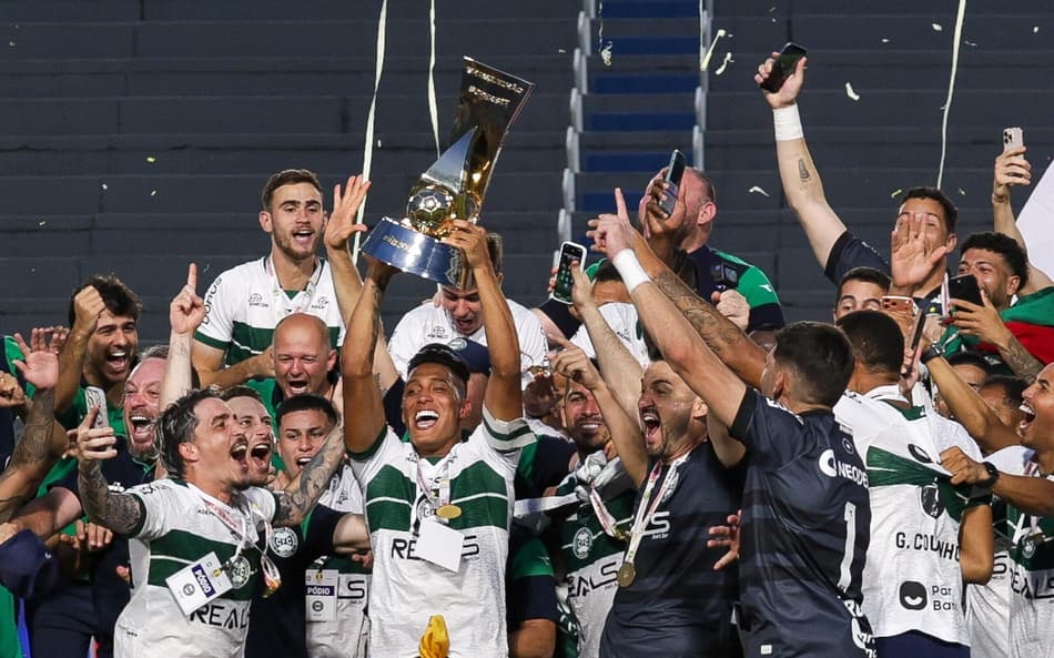 Raio-X do Coritiba: veja artilheiros, assistências e números em 2025