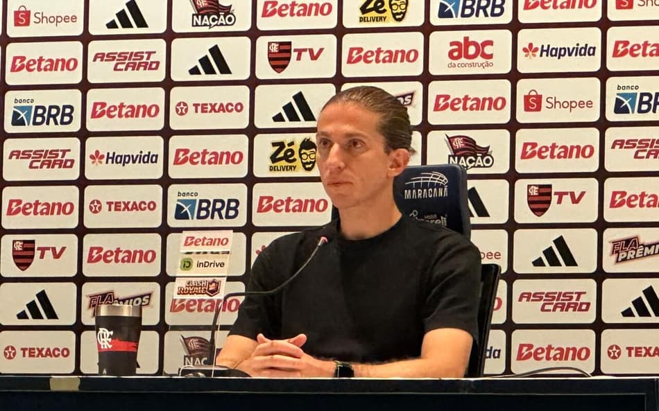 Filipe Luís em coletiva após a vitória do Flamengo sobre o Sport no Brasileirão