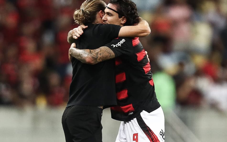 Compare desempenho do Flamengo de Filipe Luís com e sem Pedro