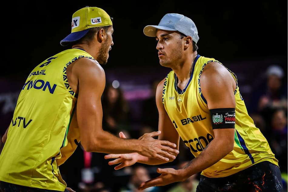 George e Saymon no Mundial de Vôlei de Praia 2025 (Foto: Volleyball World)