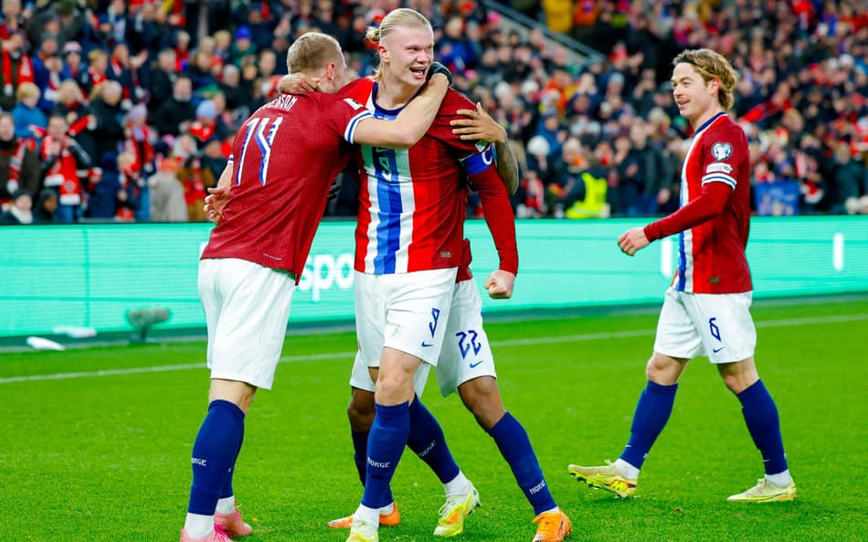 Haaland comemora gol marcado pela Noruega contra a Estônia, nas Eliminatórias da Europa