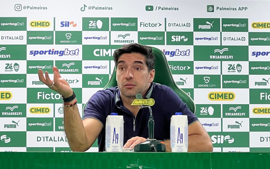 Fala polêmica de Abel Ferreira agita torcedores de Palmeiras e Flamengo: 'É tática'