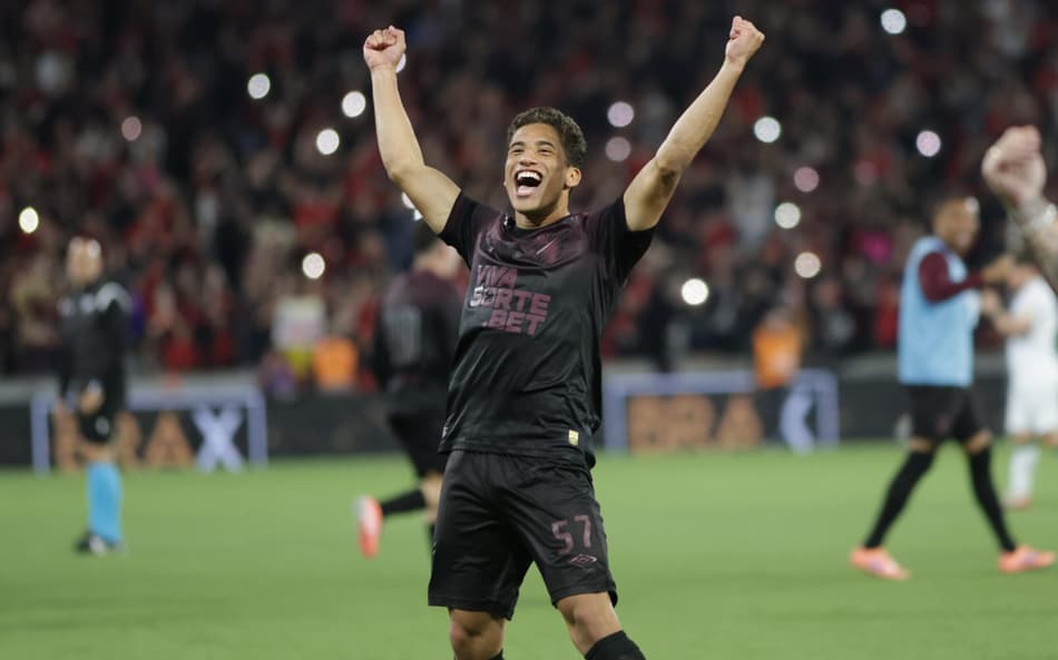 João Cruz Athletico América-MG comemoração Série B