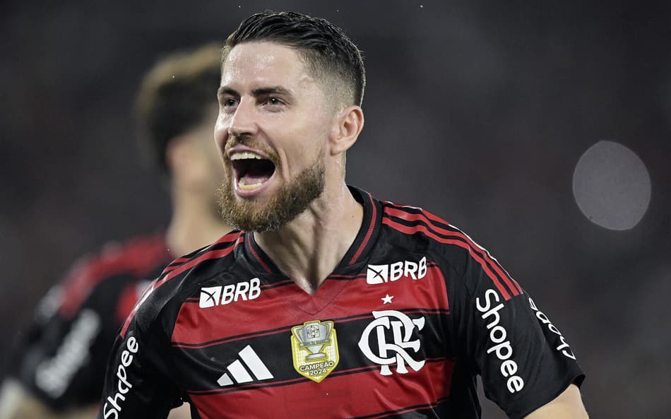 Jorginho jogador do Flamengo comemora seu gol durante partida contra o Bragantino